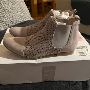 Chic Women's Perforated Ankle Booties - Light Gray